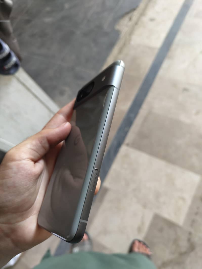 Google Pixel 8 3