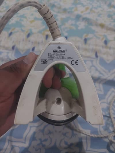 WestPoint Deluxe Dry Iron In Good Condition