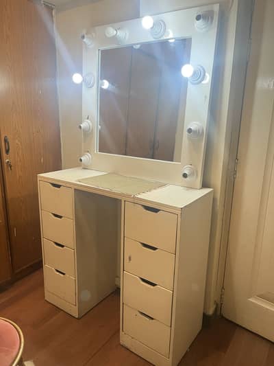Large vanity dresser with lighted mirror 8 drawers