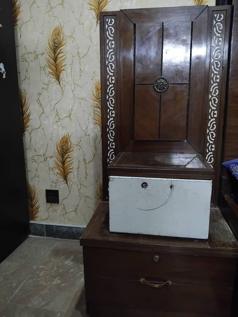 Dressing table 2 side table stree stand 3