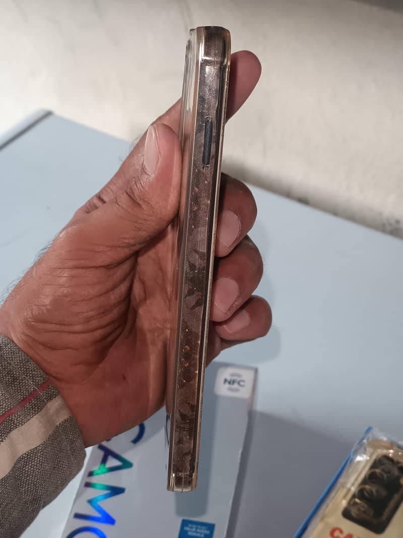 Tecno Camon 18P 4
