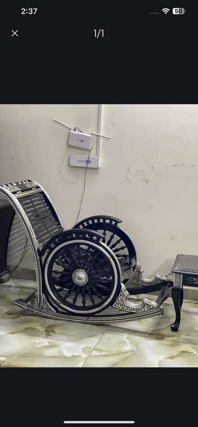 Used roxking chair designer se li thi urgently sale