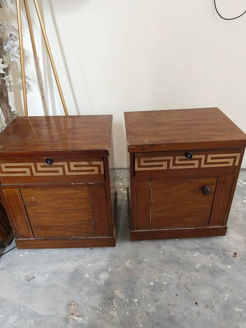 Double bed with 2 sides table 1