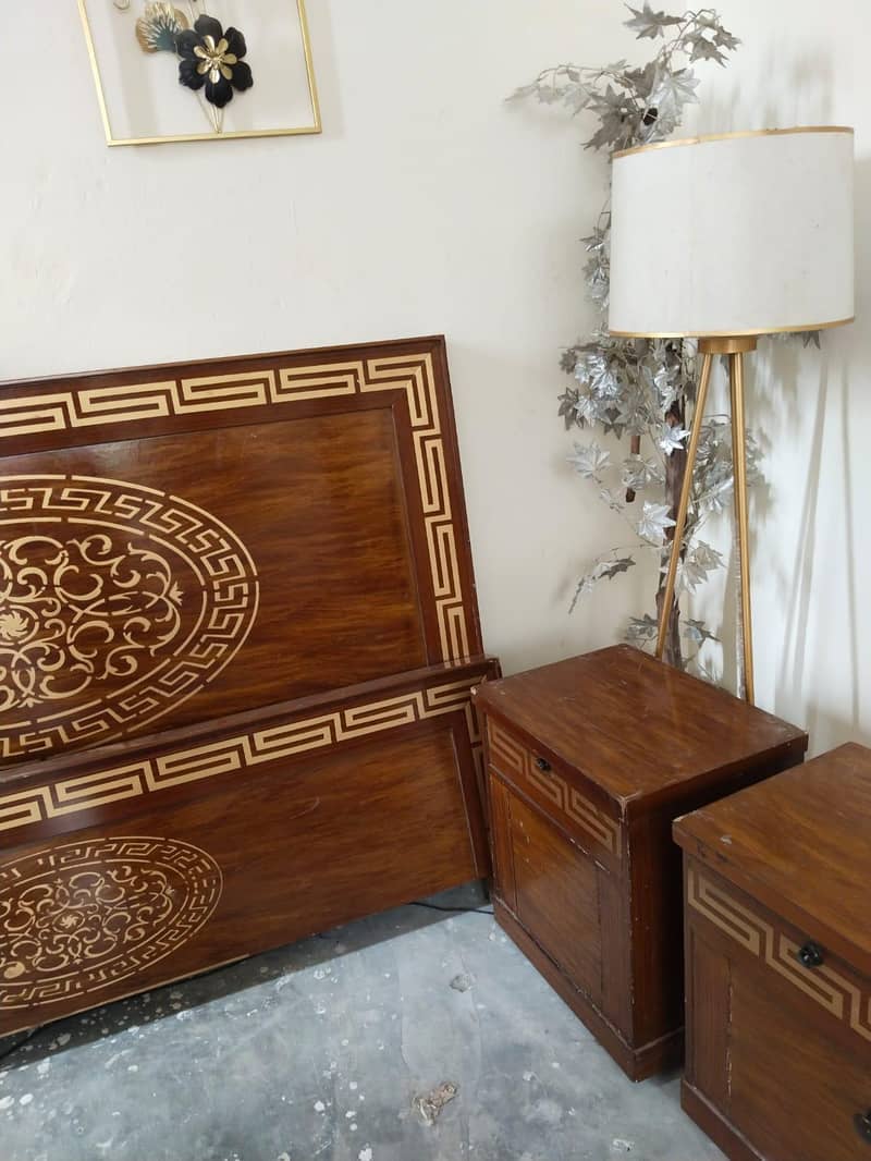 Double bed with 2 sides table 3