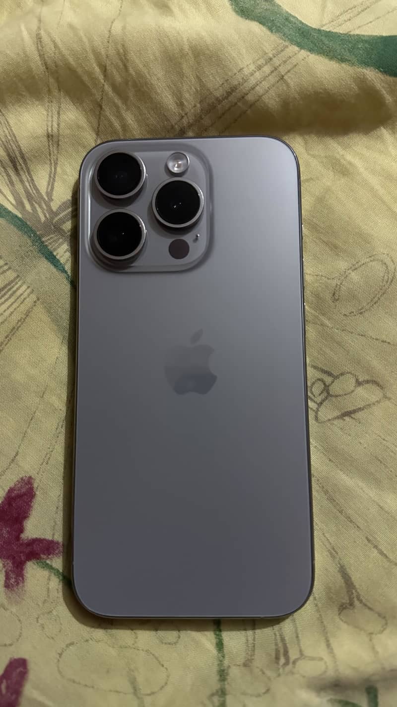 Apple iPhone 15 Pro 4