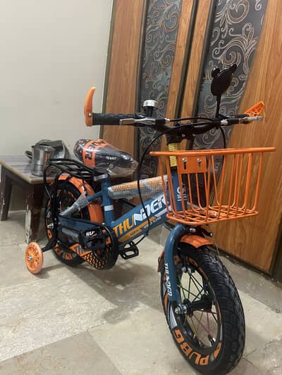 Children cycle
