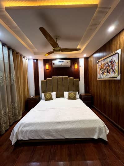 1 Bedroom VIP Full furnish flat per day available in Bahria town Lahore 0300 4561276