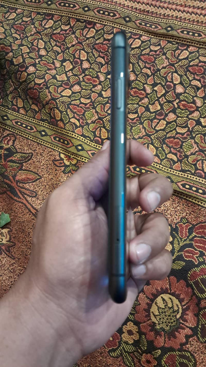 Apple iPhone 11 5