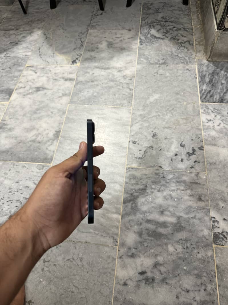 Apple iPhone 14 0