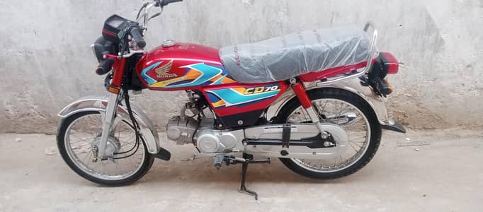 bhai bot zada saaf ha bilkul new ha