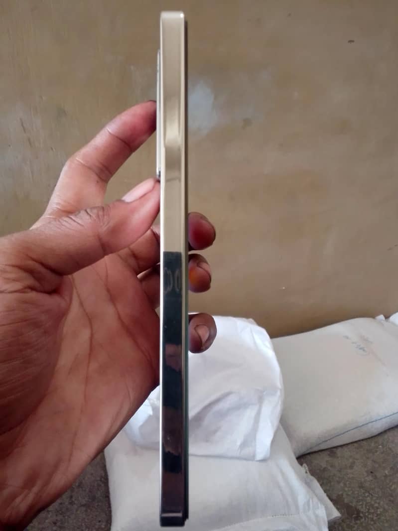 Infinix Note 40 4
