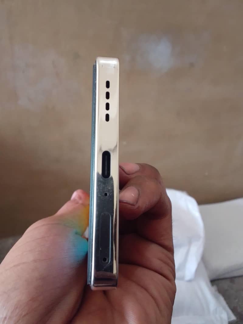 Infinix Note 40 5