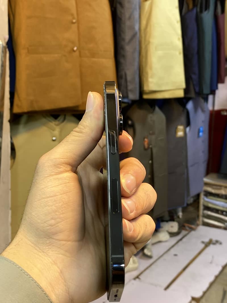 Apple iPhone 14 Pro 1