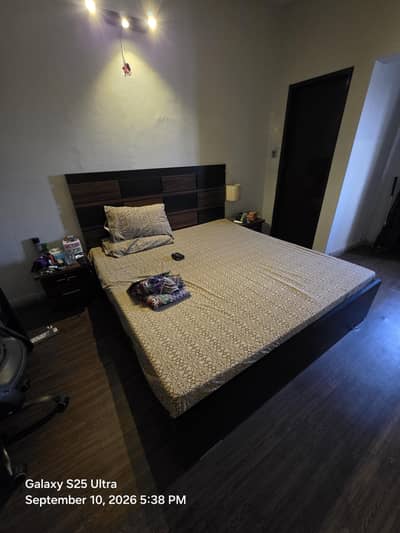 King Size bed and Dressing table