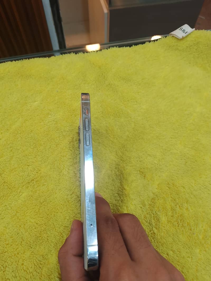 Apple iPhone 12 Pro 1