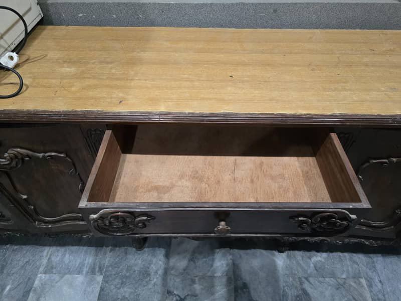Large table for storage 2