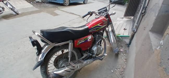 Honda cg 125 2017 model