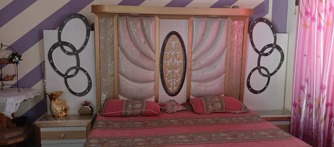 king size double bed in A. 1 condition