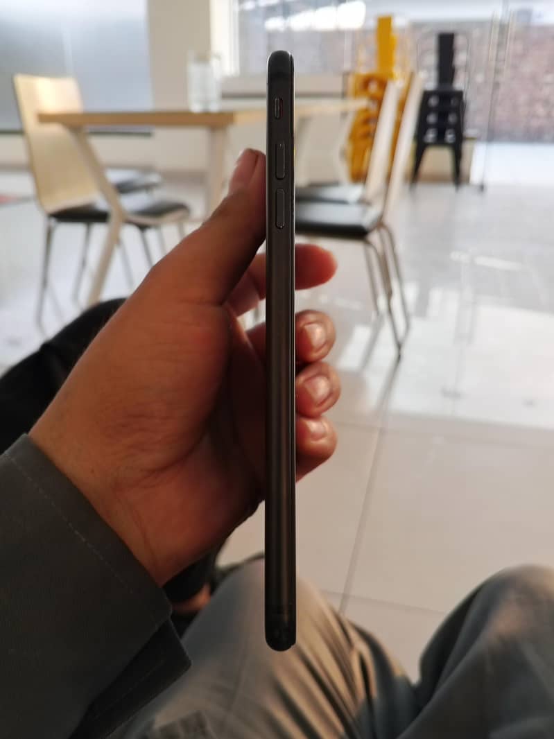 Apple iPhone 7 Plus 2