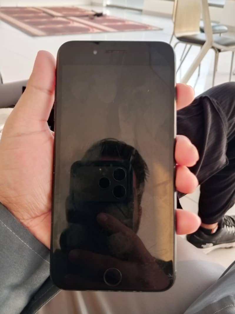 Apple iPhone 7 Plus 3