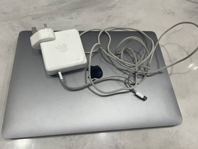 MacBook Pro M2 4