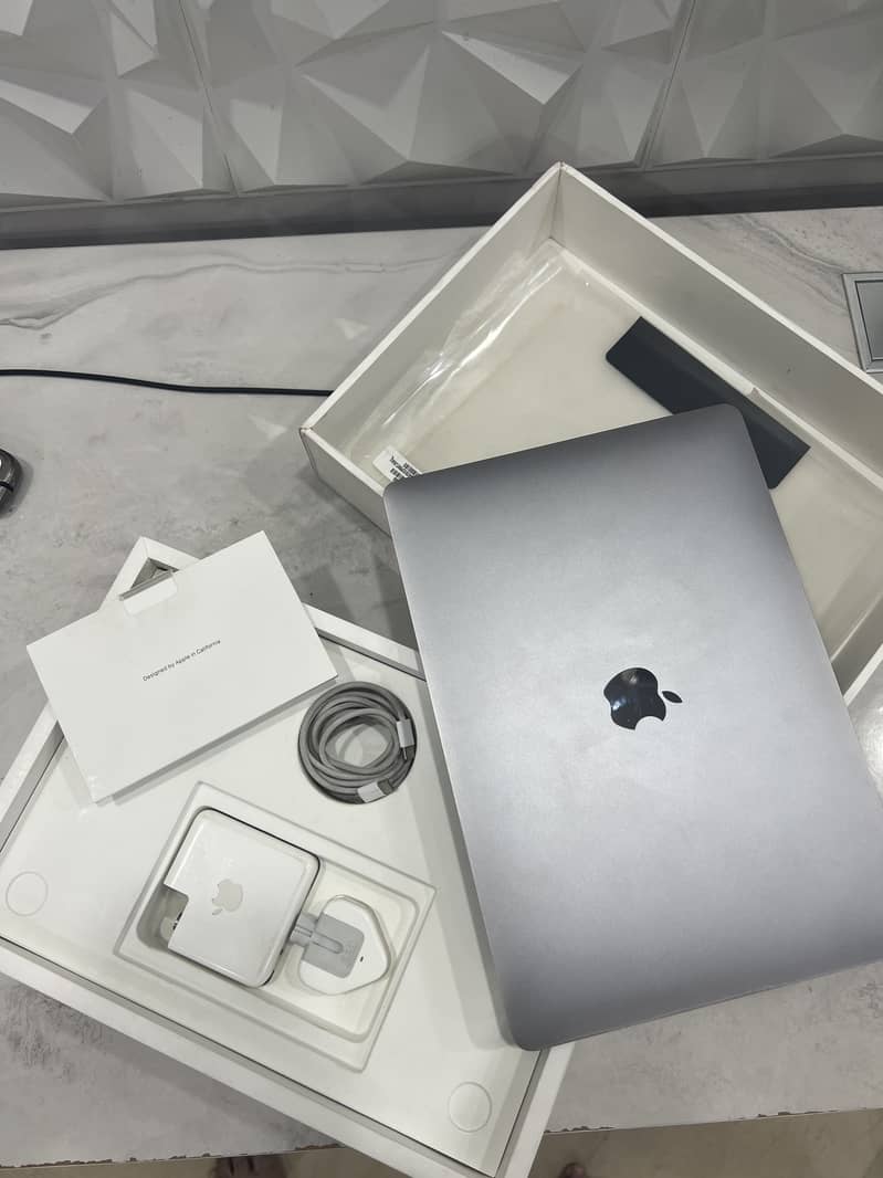 MacBook Pro M2 6