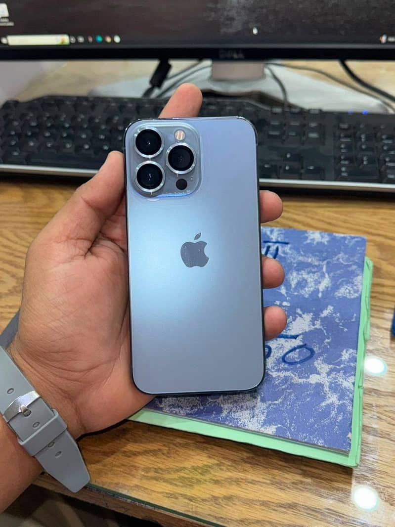 Apple iPhone 13 Pro 0