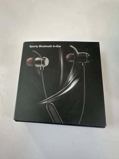 Sporty bluetooth earphones