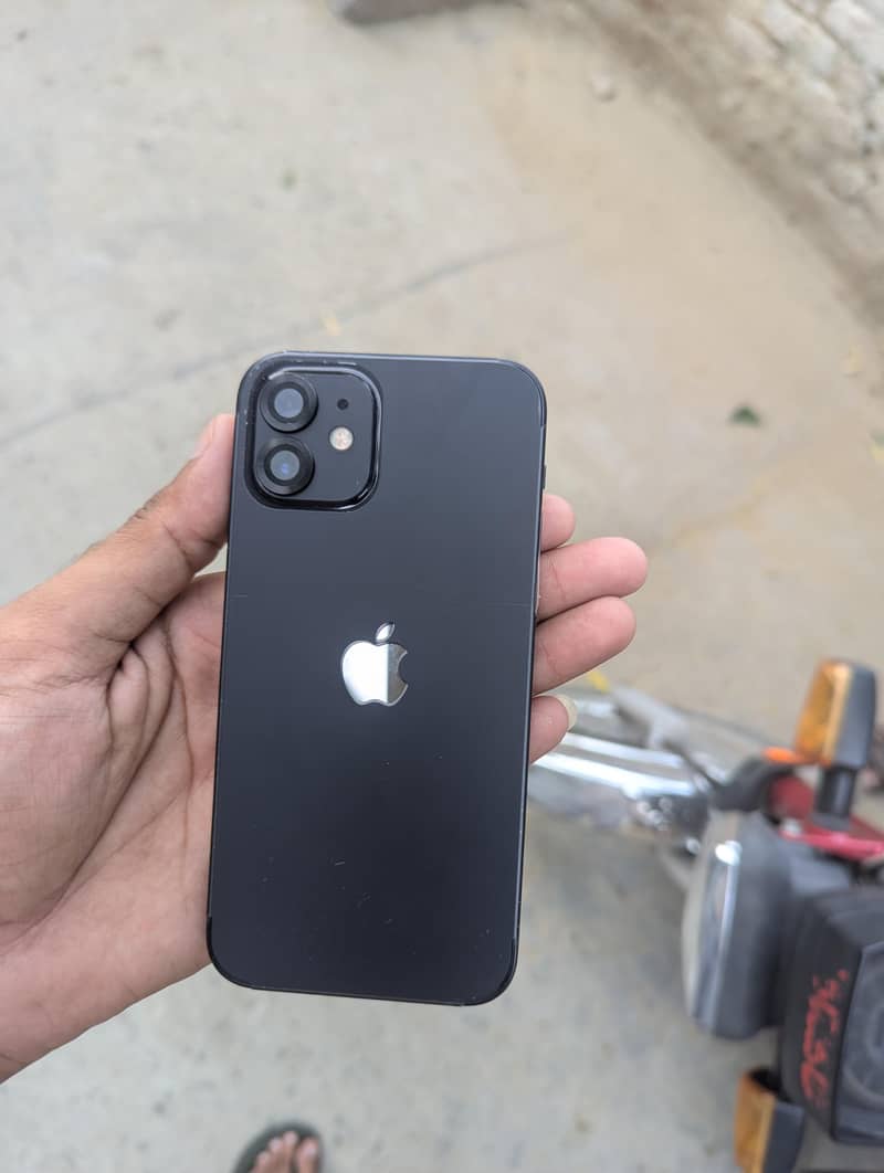 Apple iPhone 12 8