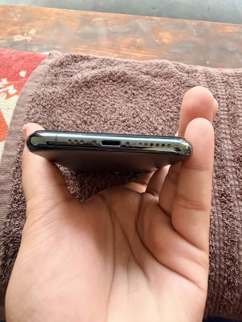 Apple iPhone 11 Pro 3