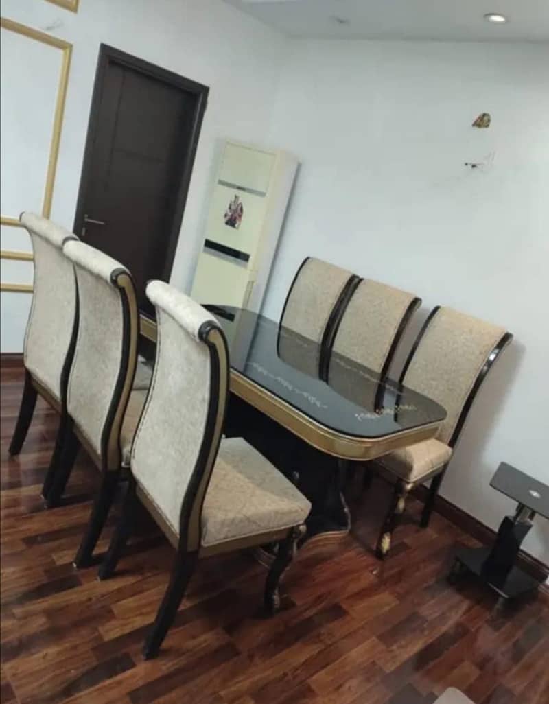 Dining table with six chairs 2