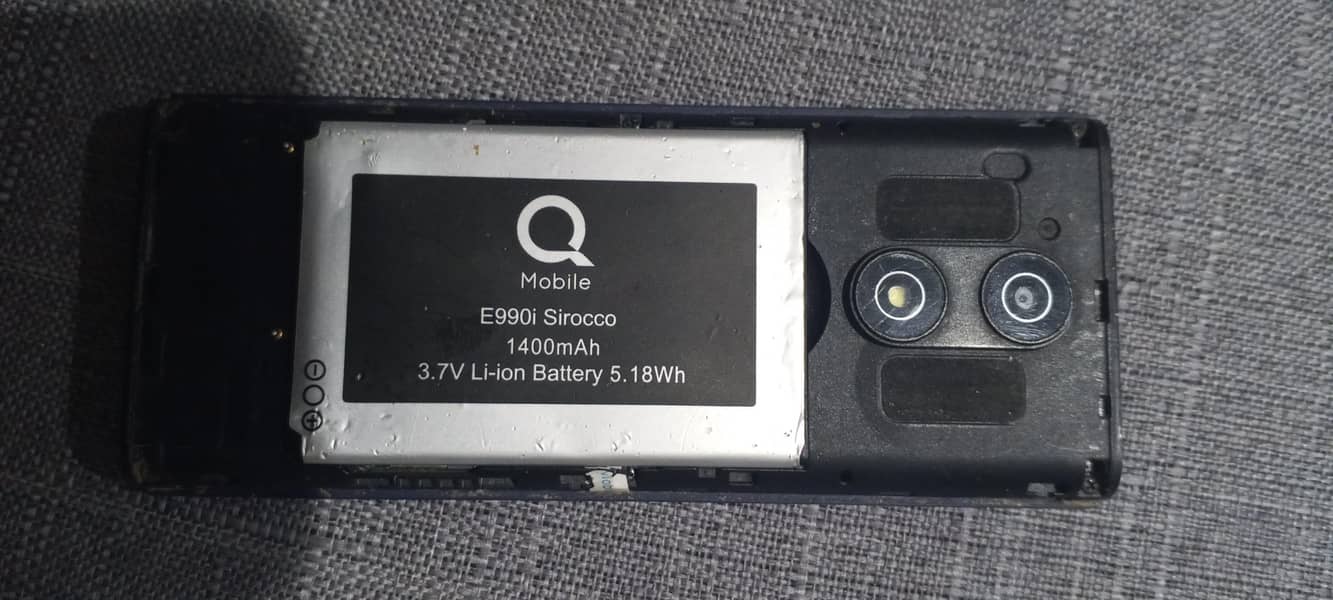 QMobile E400i 2