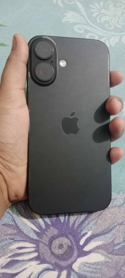 Apple iPhone 16