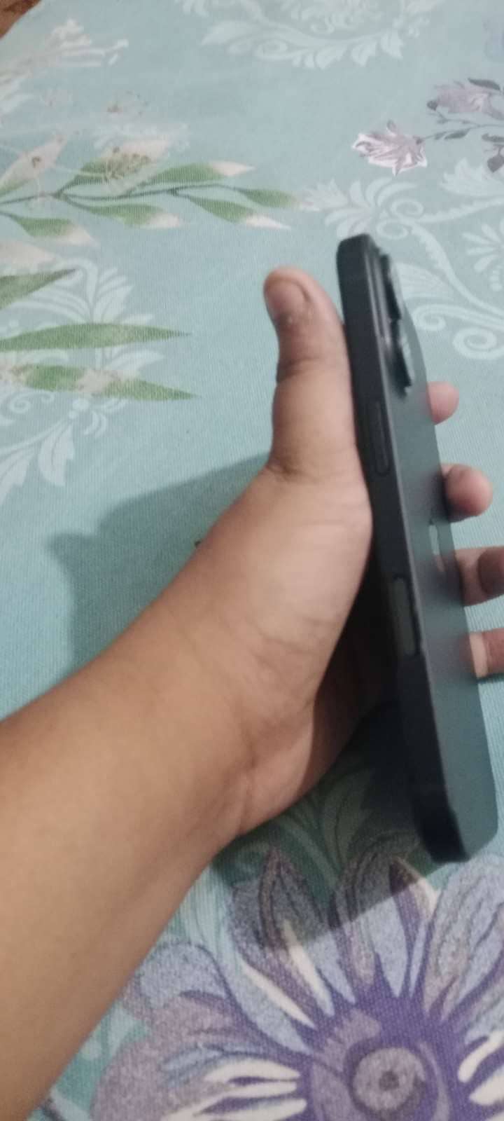 Apple iPhone 16 1