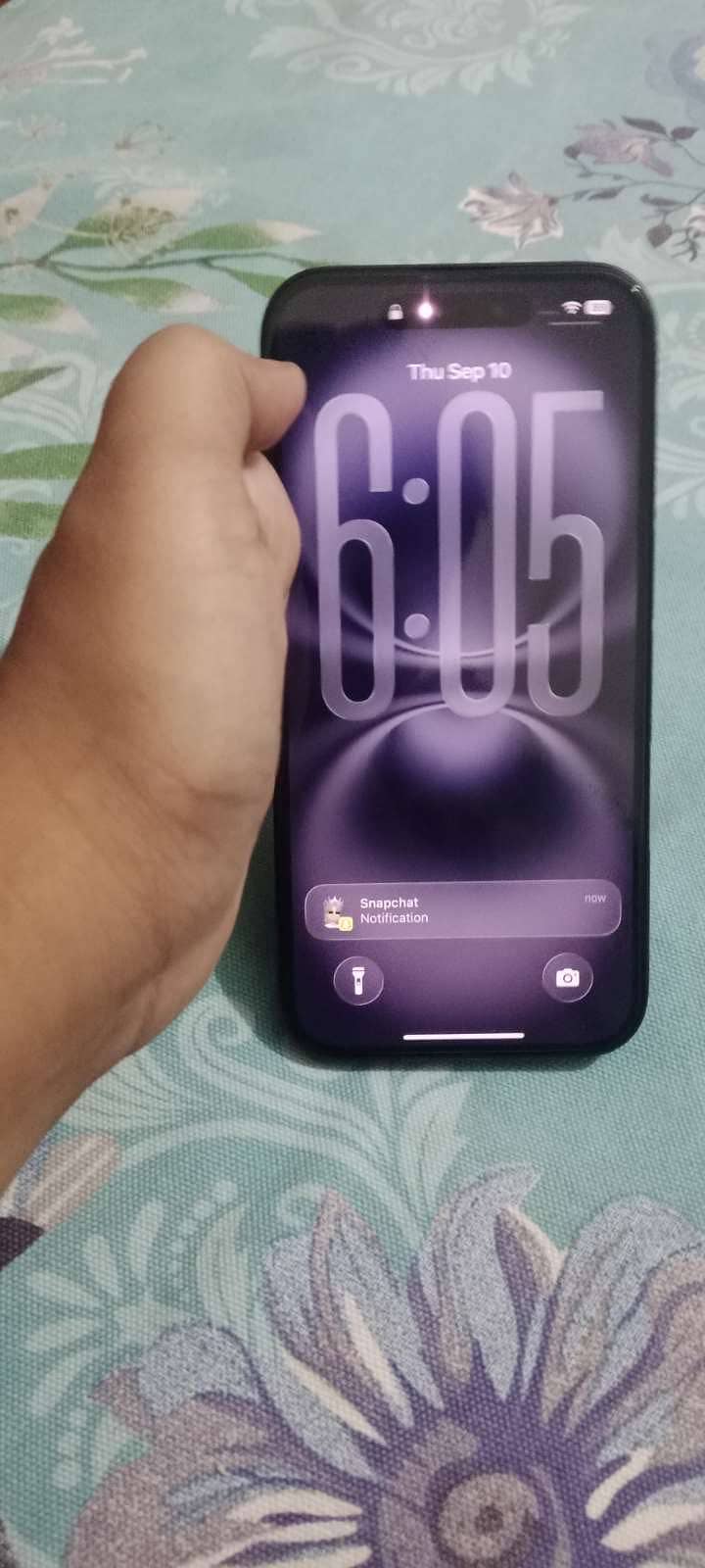 Apple iPhone 16 2