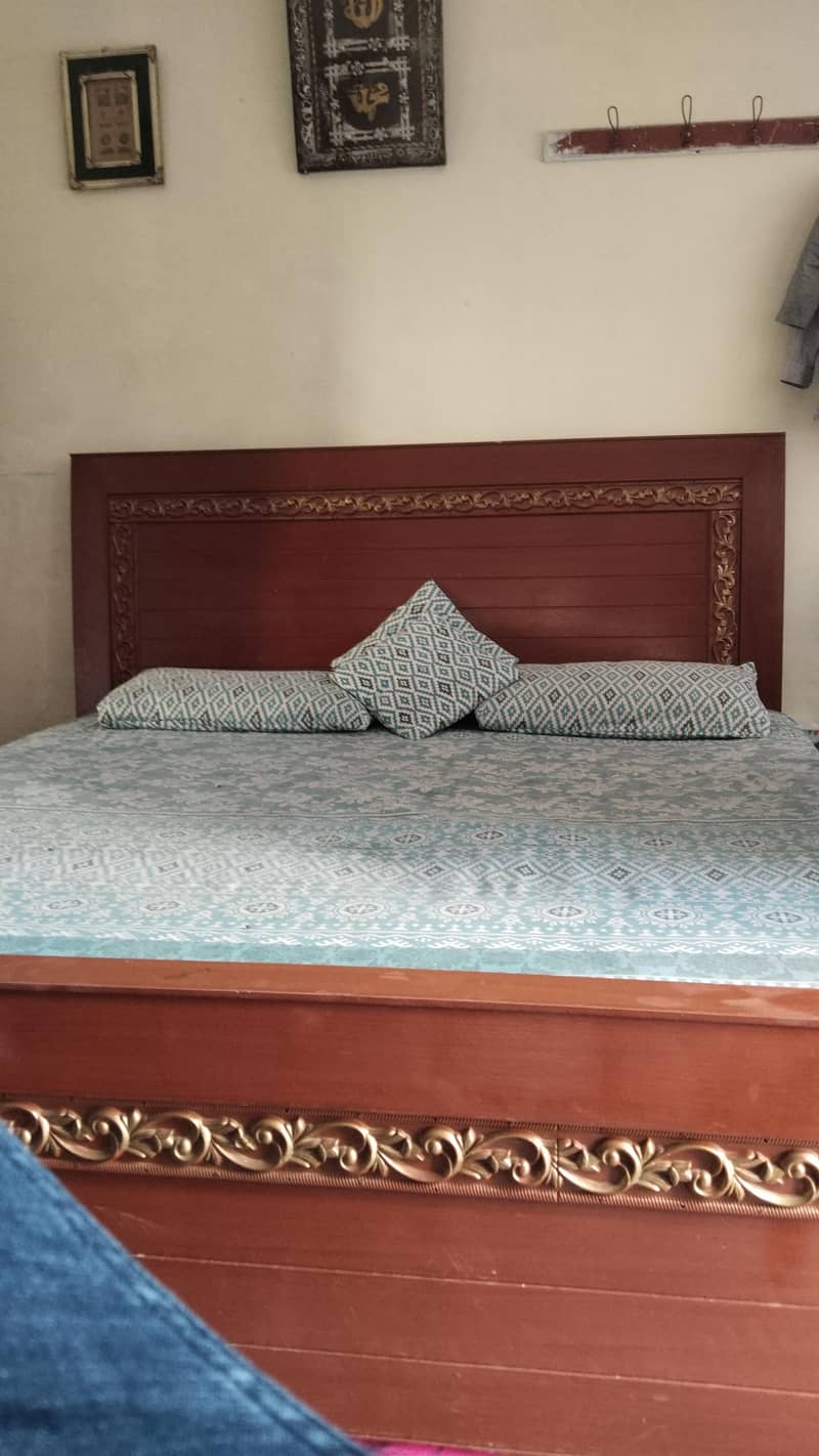 king size bed 0