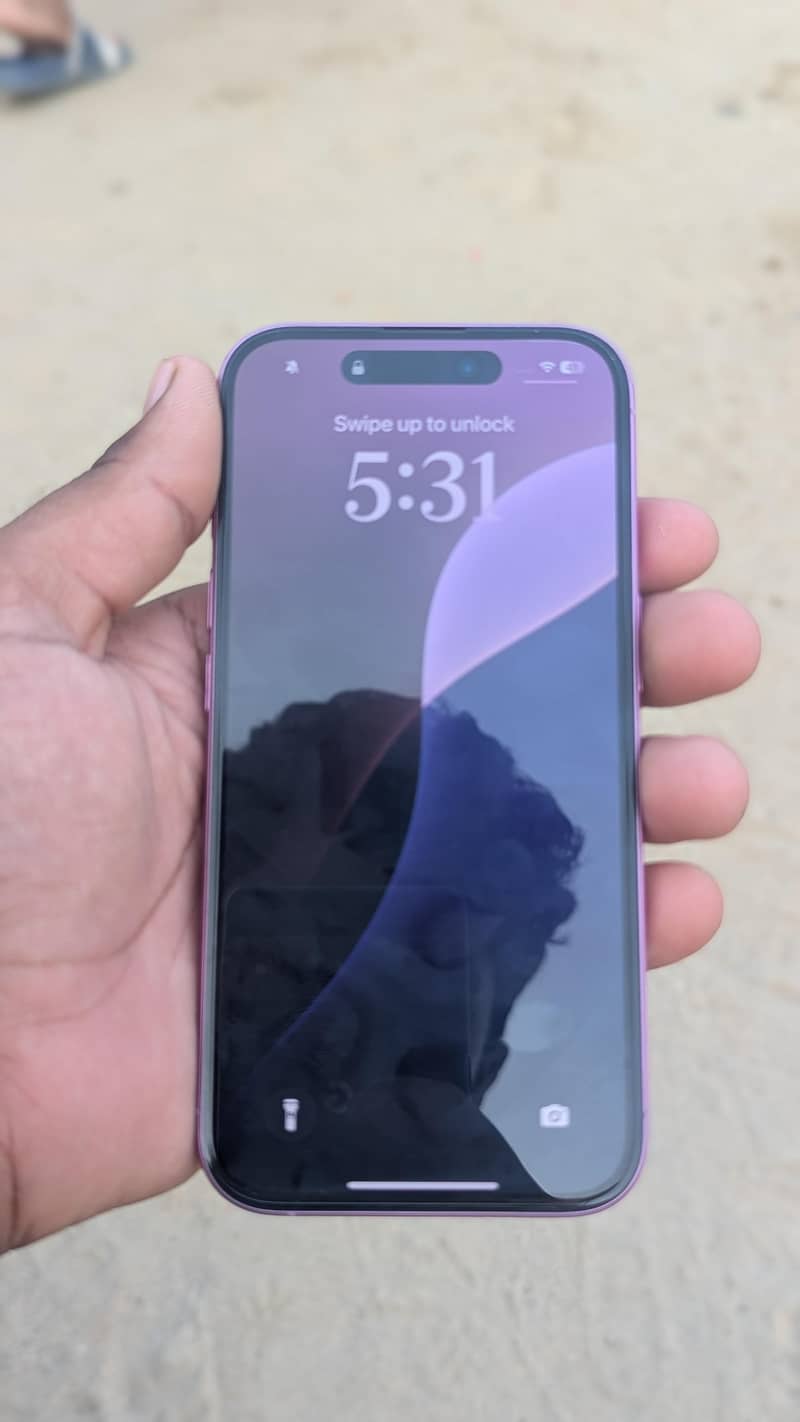 Apple iPhone 16 4