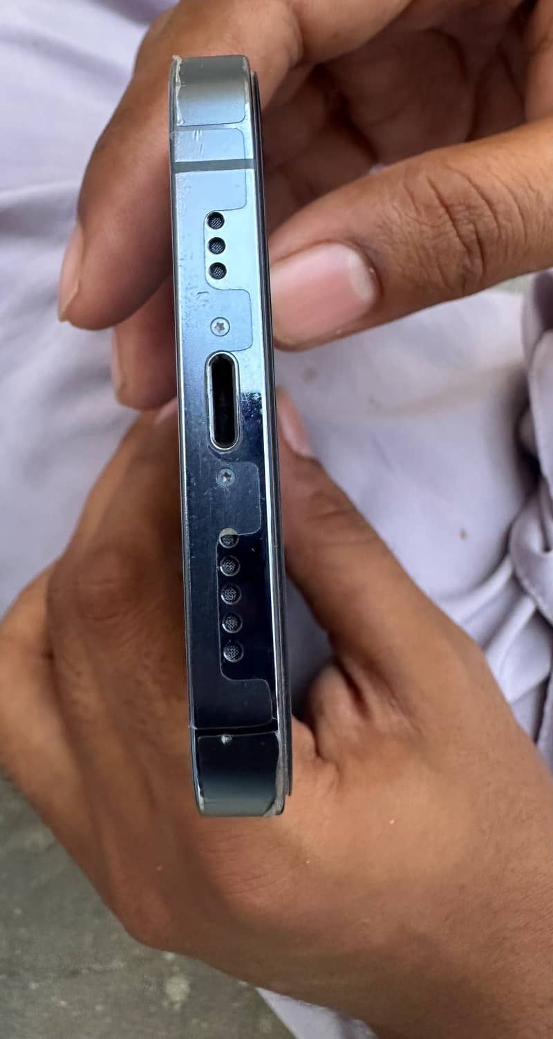 Apple iPhone 13 Pro 1