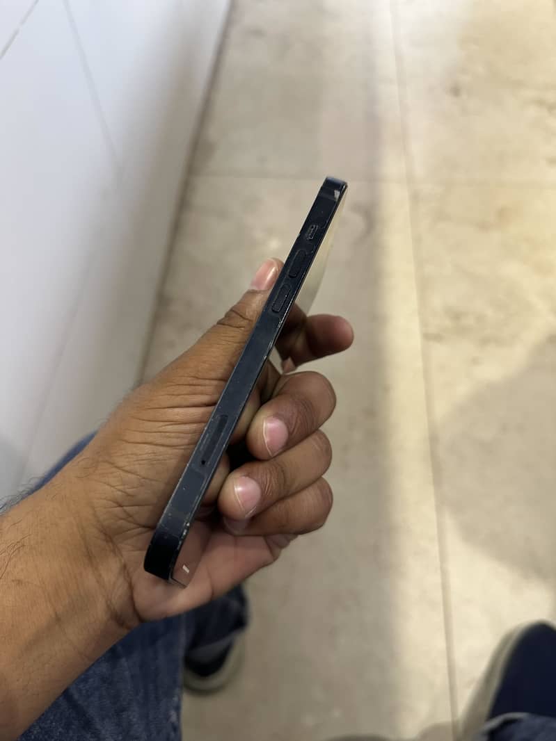 Apple iPhone 13 3