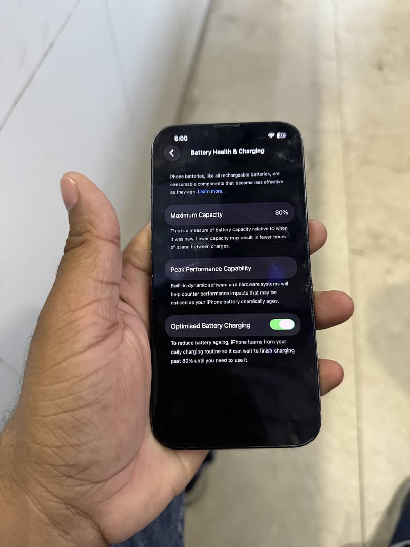 Apple iPhone 13 4