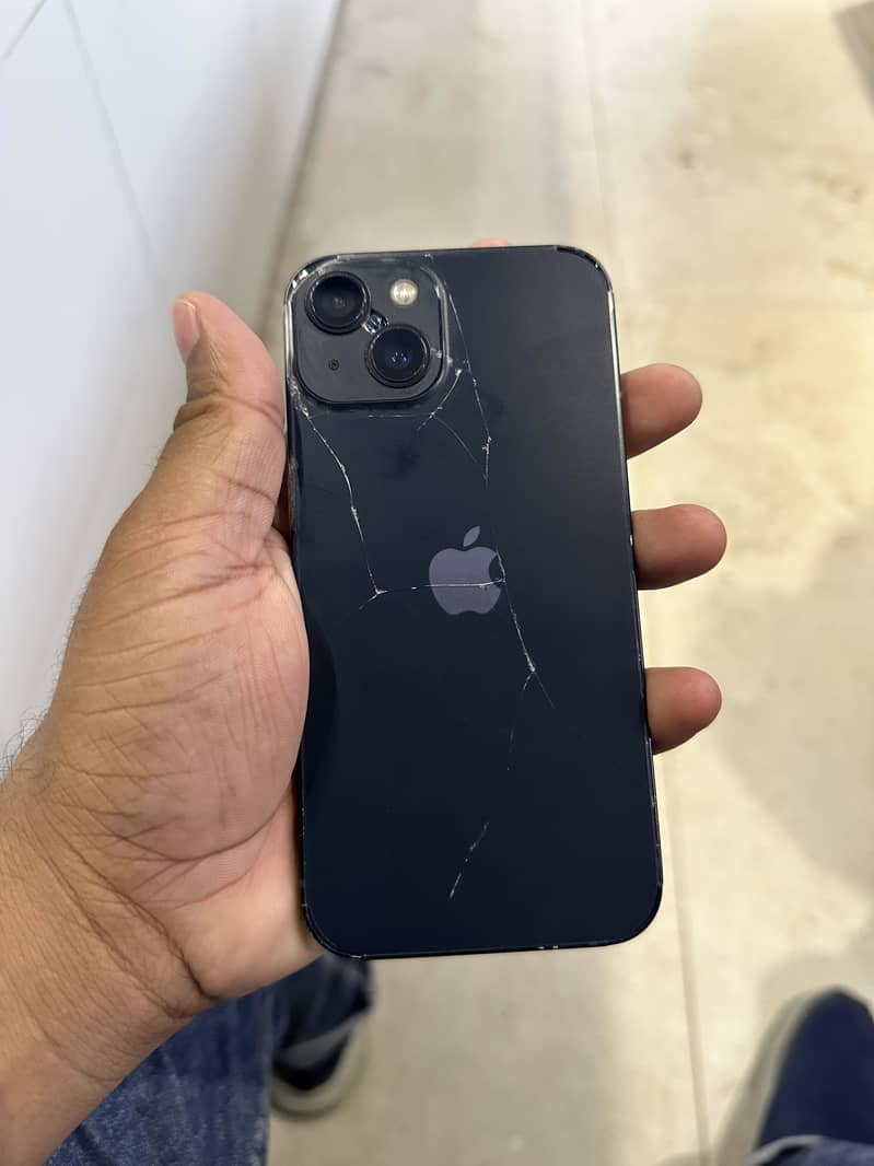 Apple iPhone 13 5