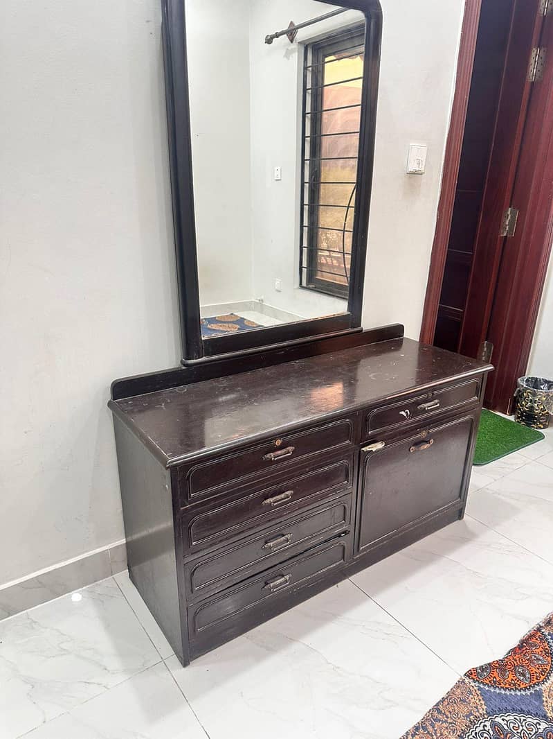 iron table and dressing table 1