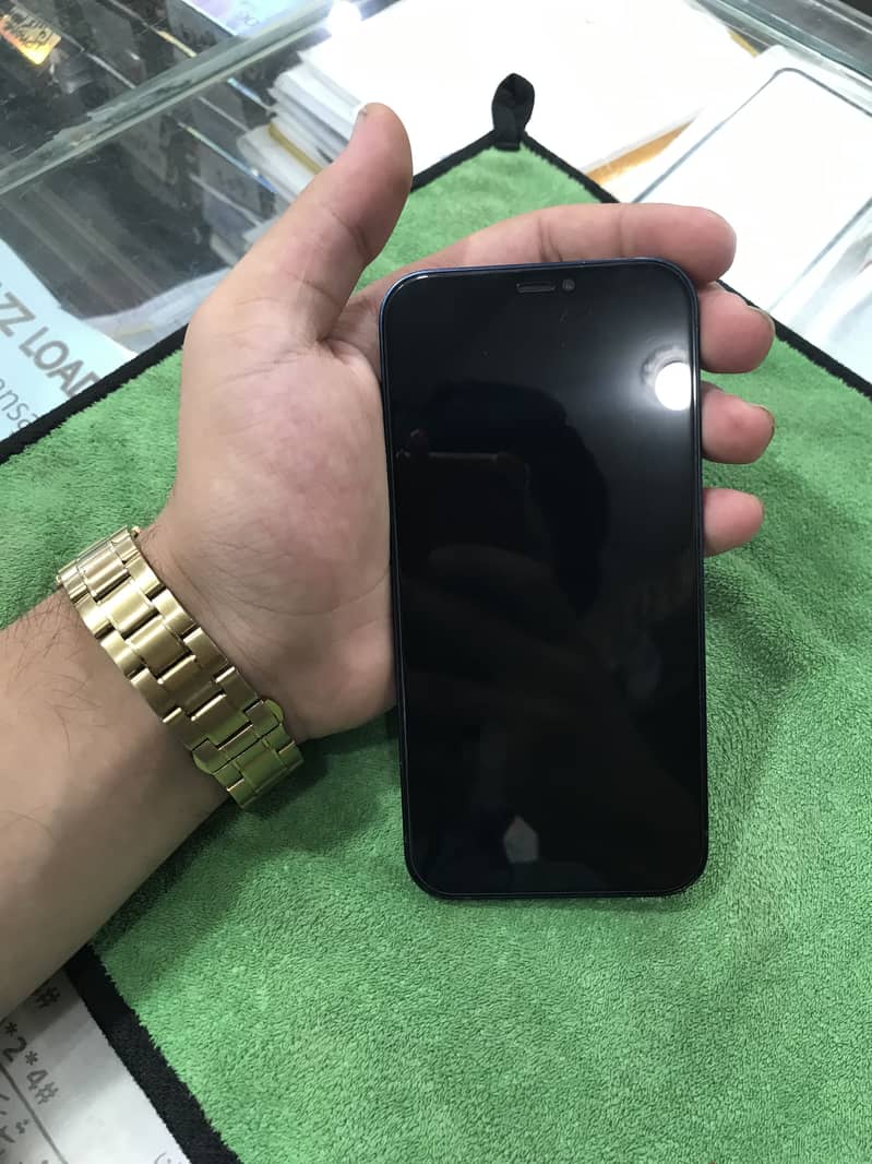 Apple iPhone 12 3