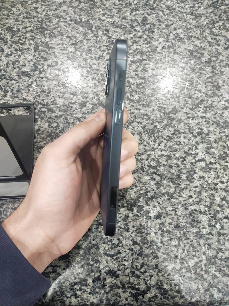 Apple iPhone 12 Pro 2