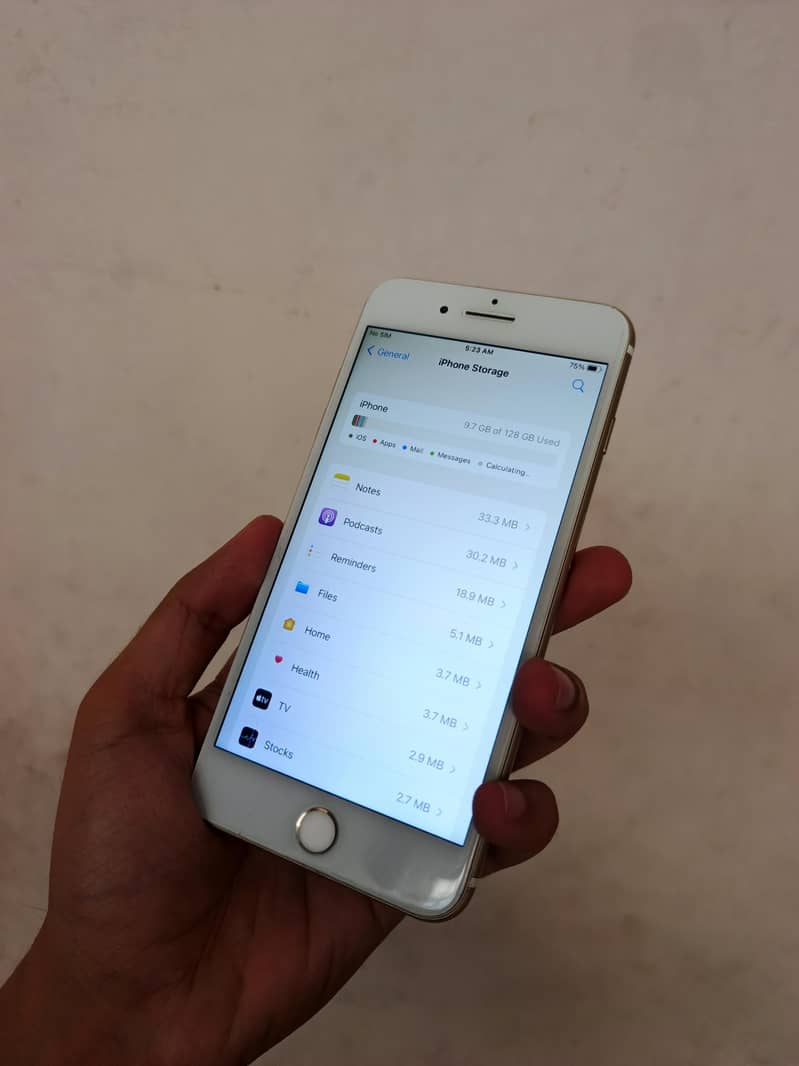 Apple iPhone 7 Plus 1