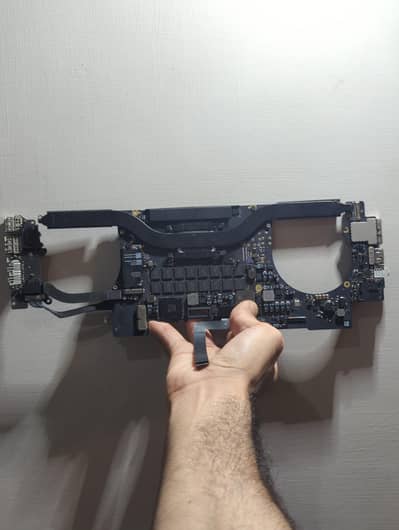 MacBook Pro Mid 2015 i7 16GB RAM Motherboard and parts
