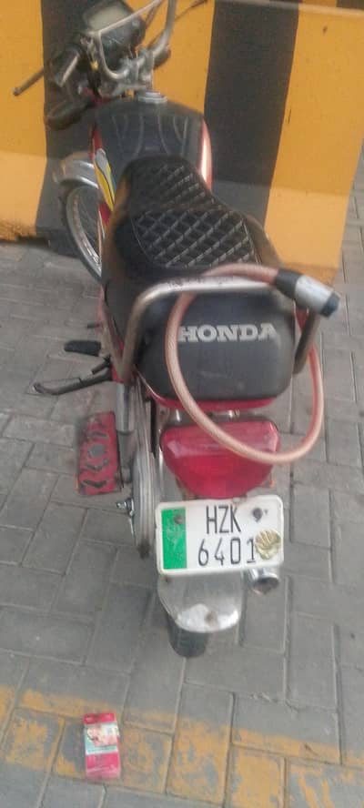 bhai acchi condition mein hai Maine CSD se purchase ki thi