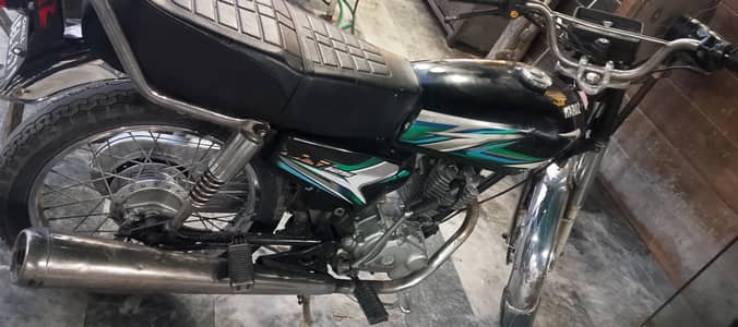 Honda 125 2011 Model Engine bilkul sealed hai koi kaam nahi hua