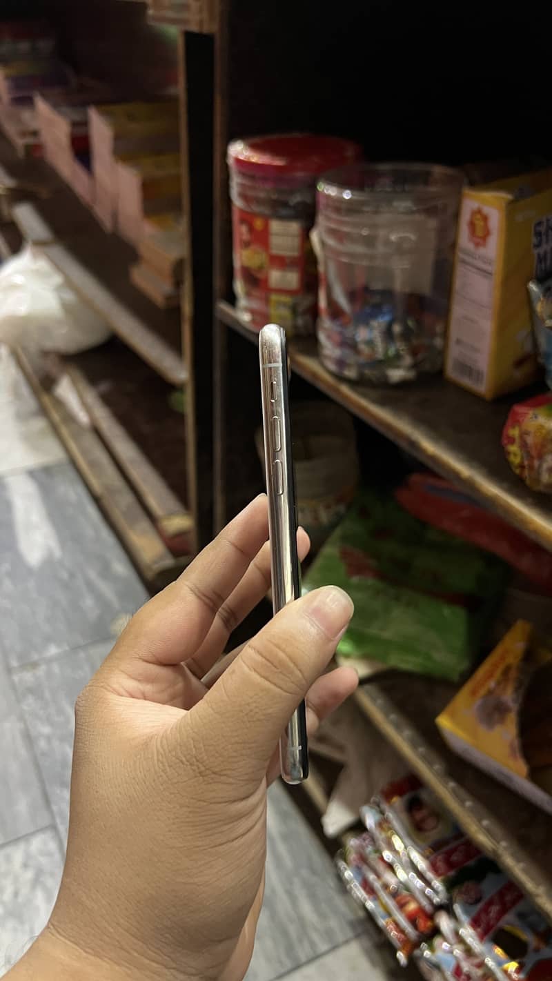 Apple iPhone X 2