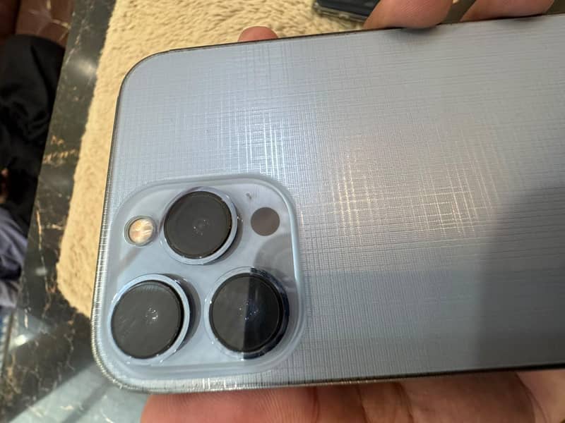 Apple iPhone 13 Pro Max 1